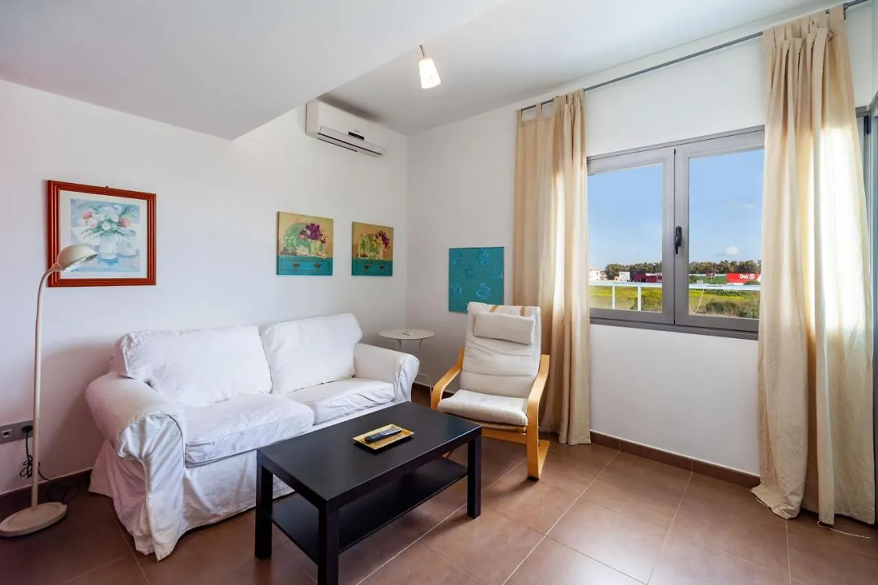 דירות קוניל דה לה פרונטרה Estudio Mirador De La Fontanilla 4 ספרד